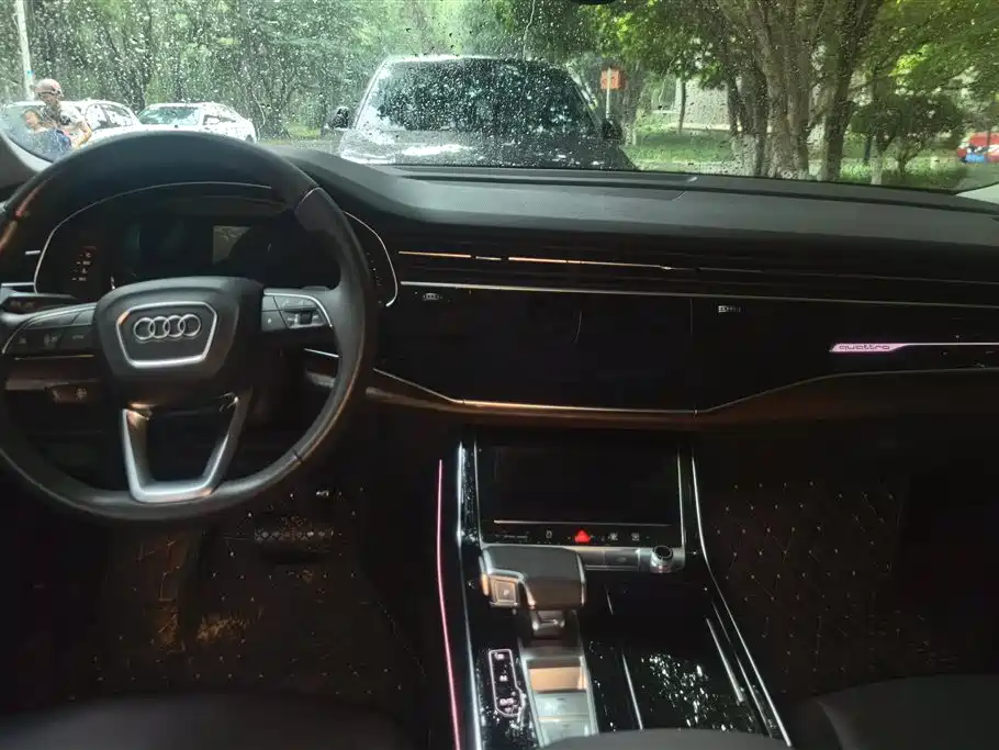 Audi Q7 2020 — фото 13