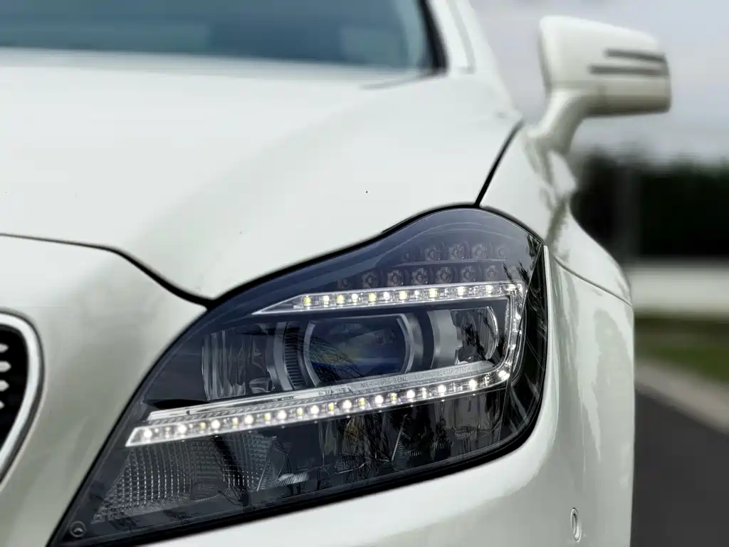 Mercedes-Benz CLS 2015 — фото 27