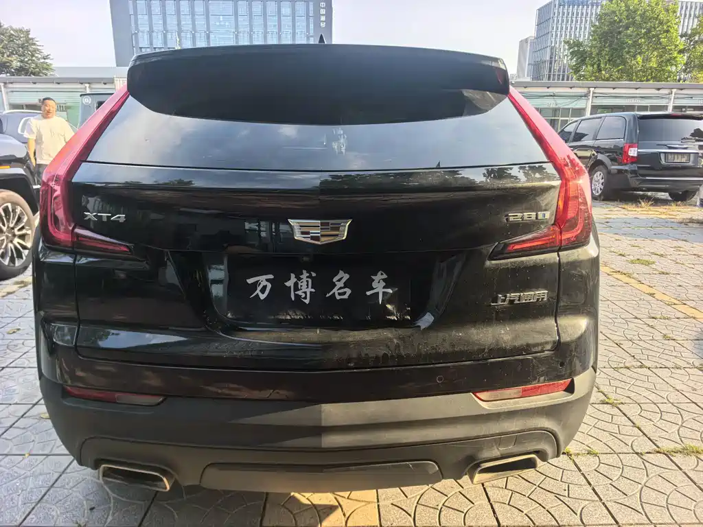 Cadillac XT4 2023 — фото 11