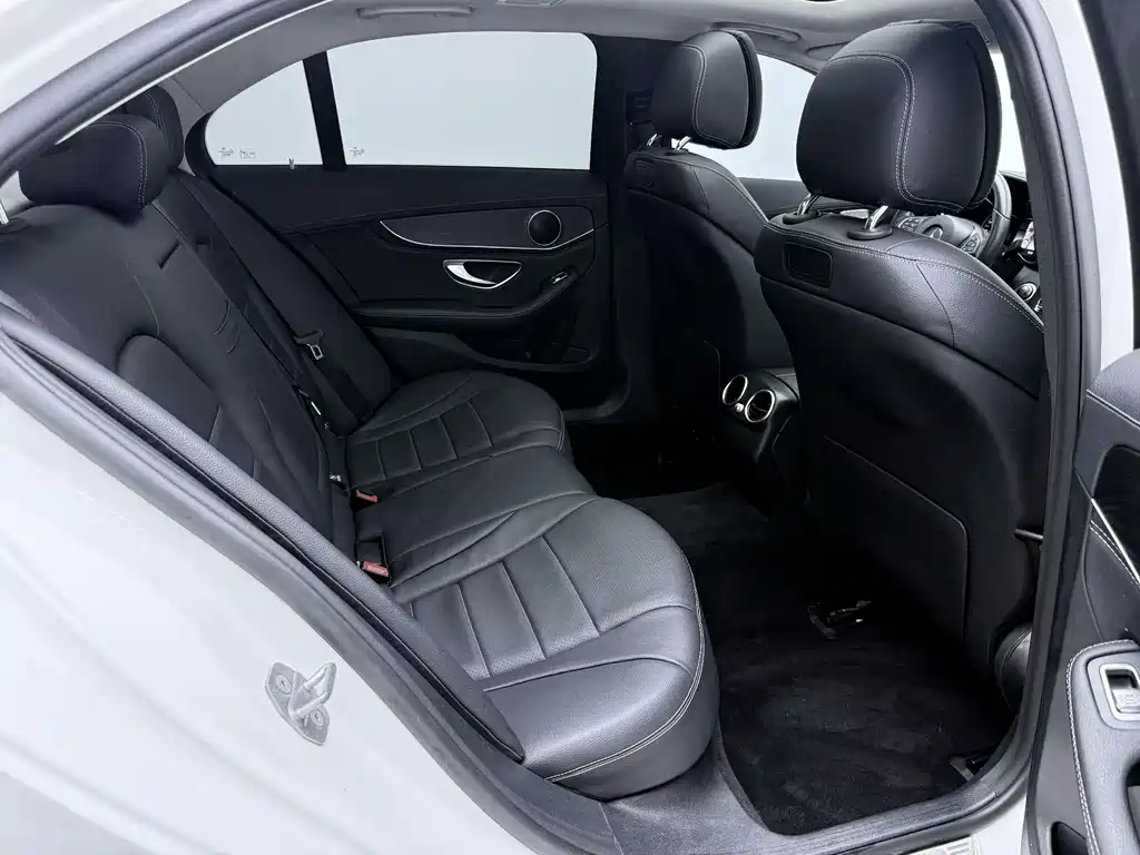 Mercedes-Benz C-Class 2018 — фото 20