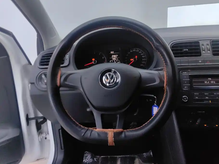 Volkswagen Polo 2017 — фото 15