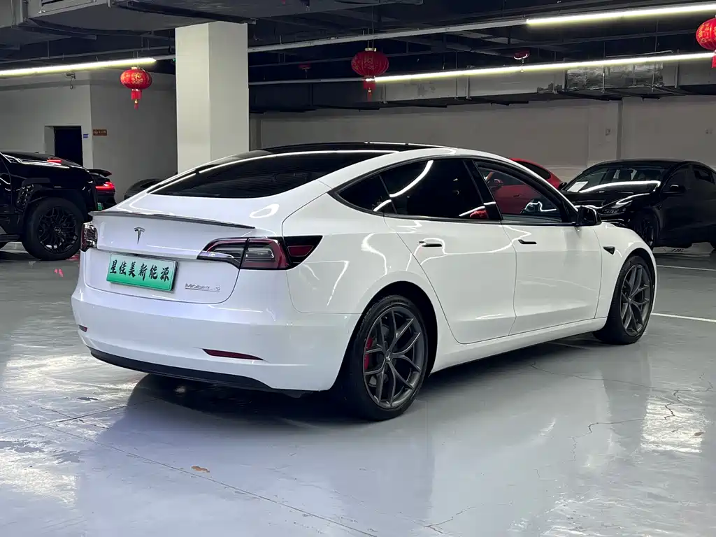 Tesla Model 3 2022 — фото 10