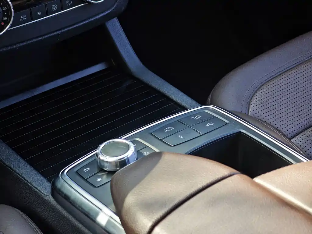 Mercedes-Benz M-Class AMG 2014 — фото 11