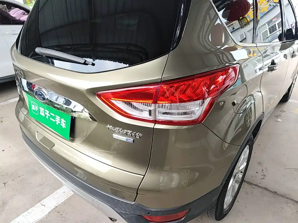 Ford Kuga 2015 — фото 8