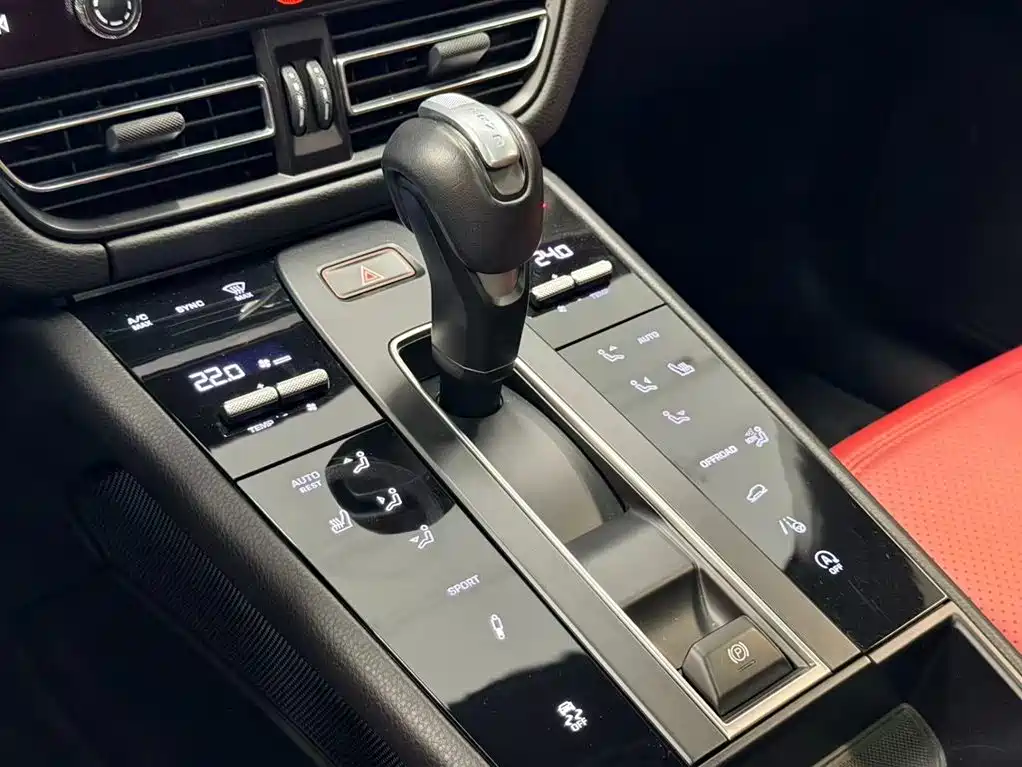 Porsche Macan 2024 — фото 18