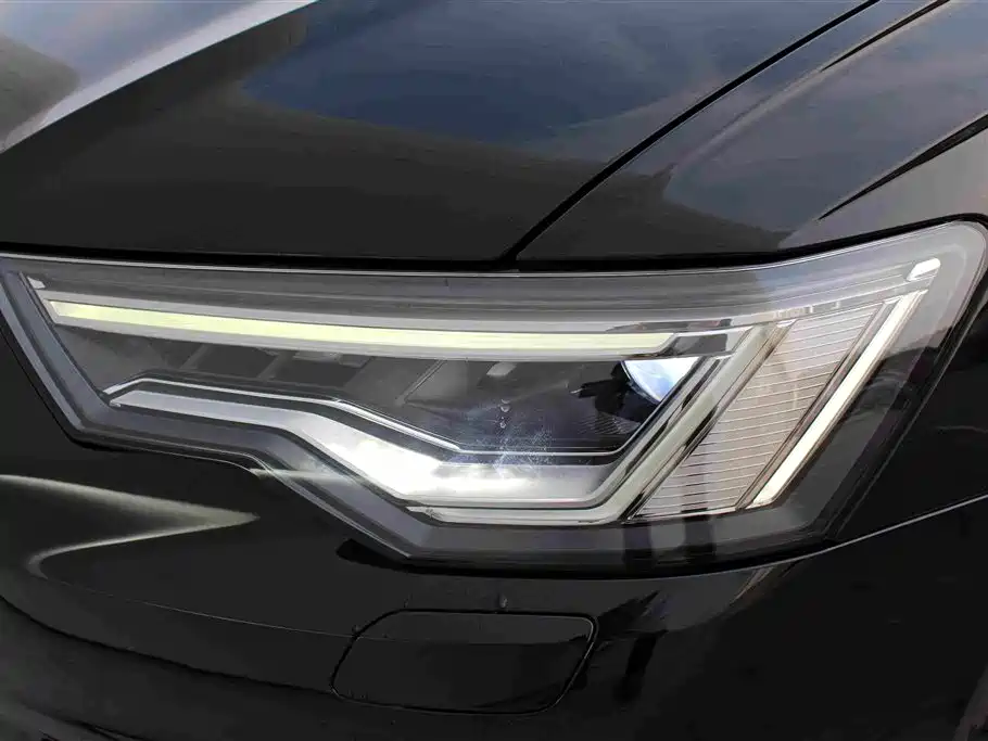 Audi A6L New Energy 2021 — фото 11
