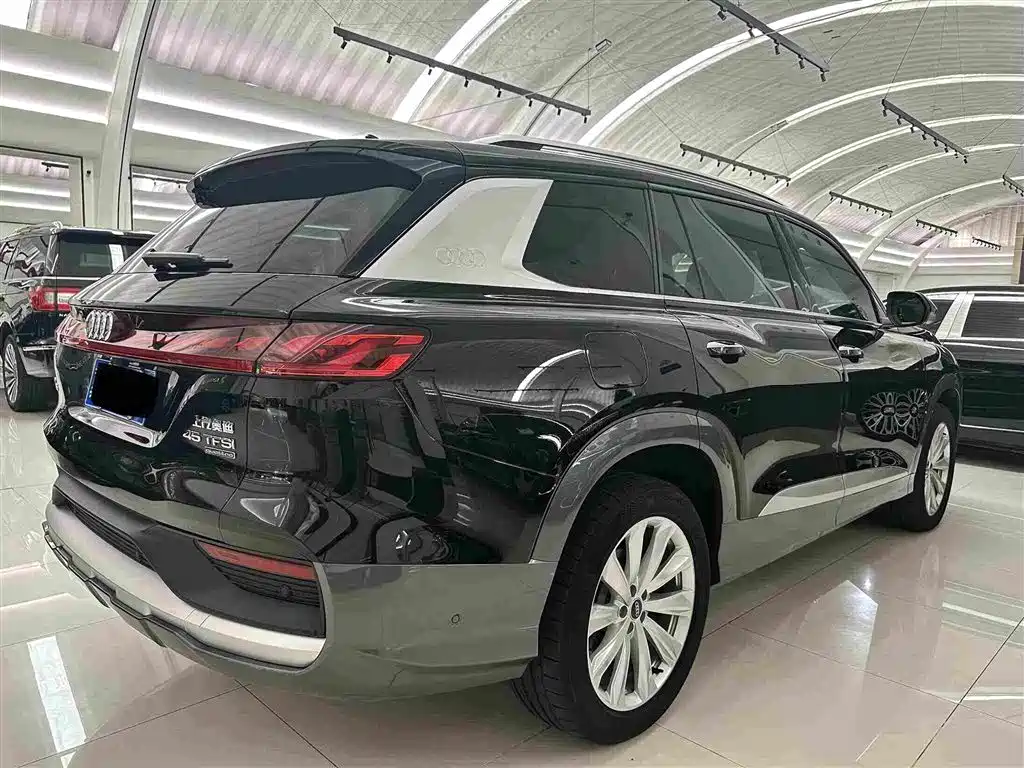 Audi Q6 2025 — фото 16