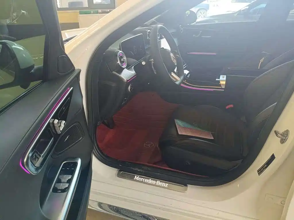 Mercedes-Benz C-Class 2023 — фото 10