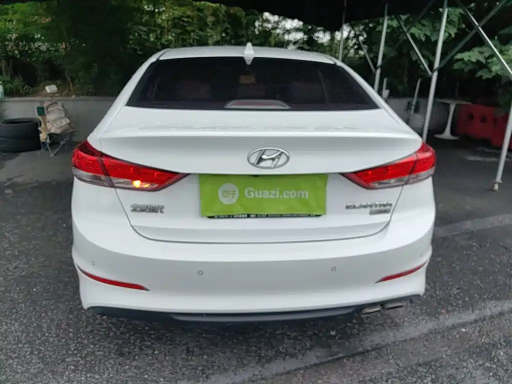 Hyundai Elantra 2020 — фото 6