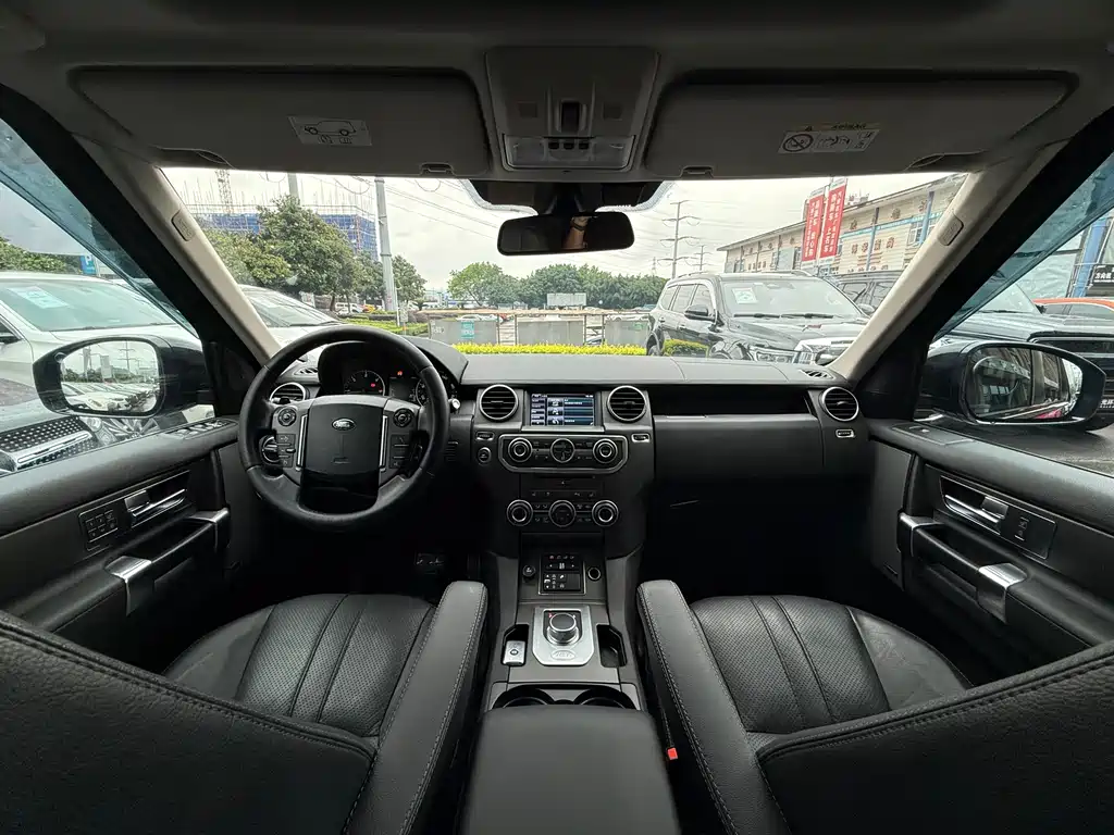 Land Rover Discovery 2014 — фото 14