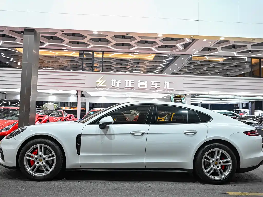 Porsche Panamera 2019 — фото 3