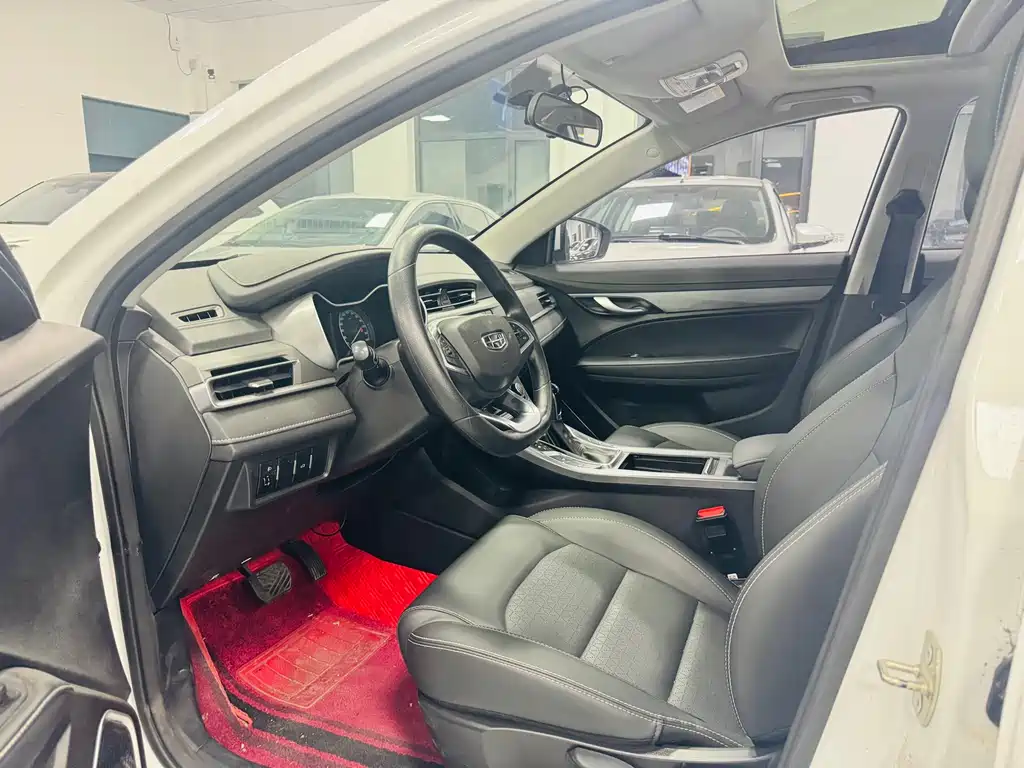 Geely Emgrand 2021