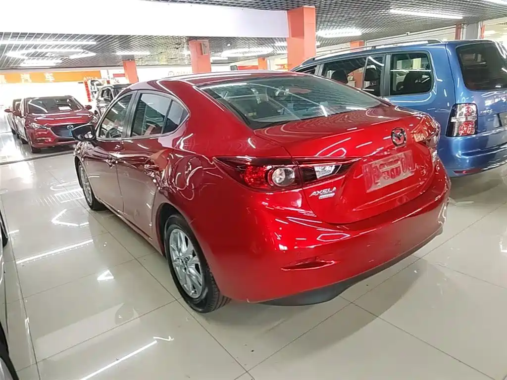Mazda 3 Axela 2019 — фото 5