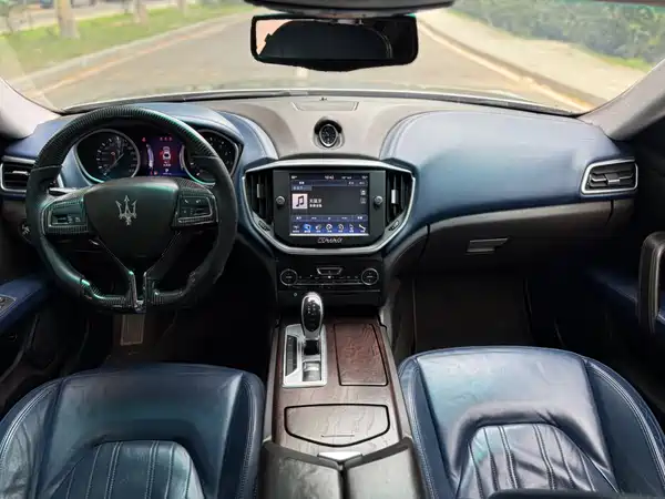 Maserati Ghibli 2015