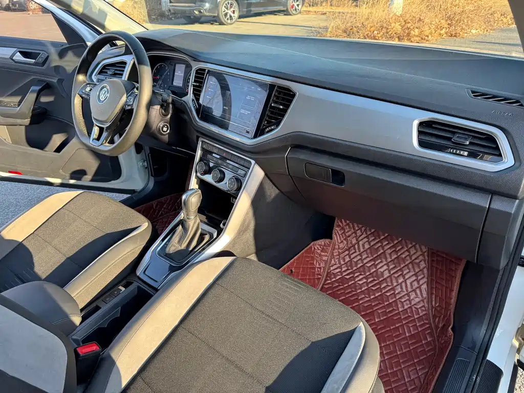 Volkswagen T-Roc 2021 — фото 30