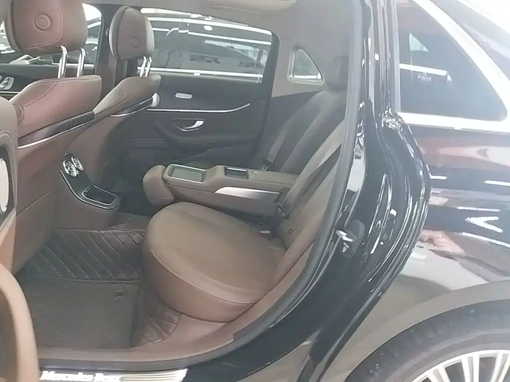 Mercedes-Benz E-Class 2022 — фото 17