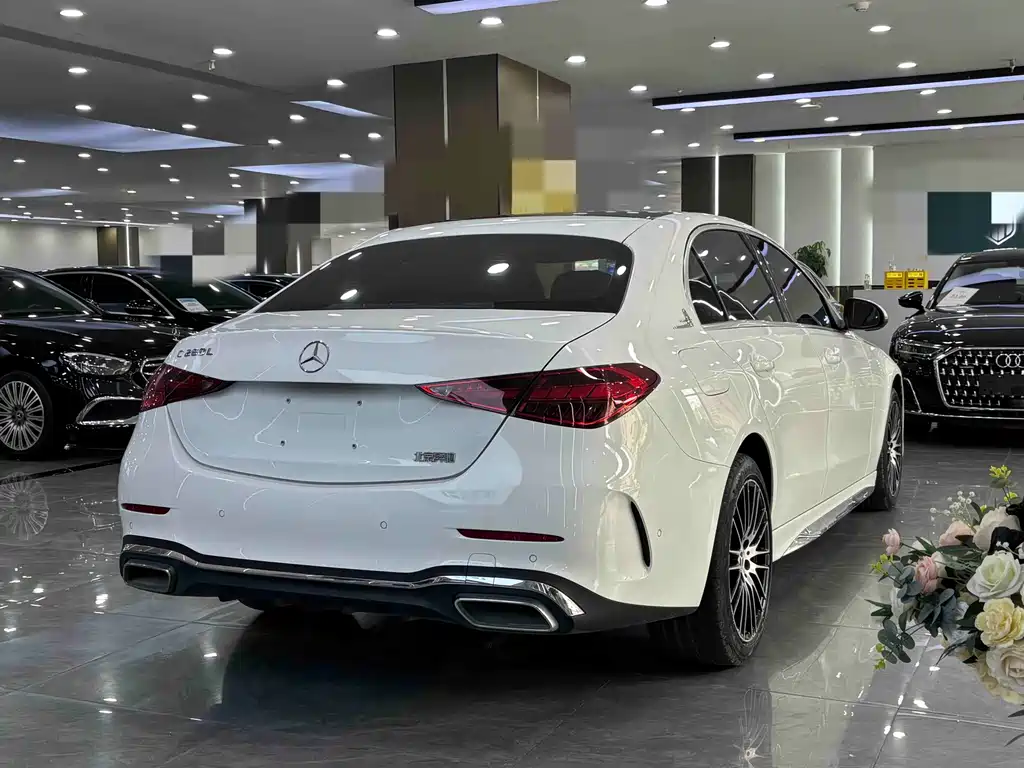Mercedes-Benz C-Class 2023 — фото 7