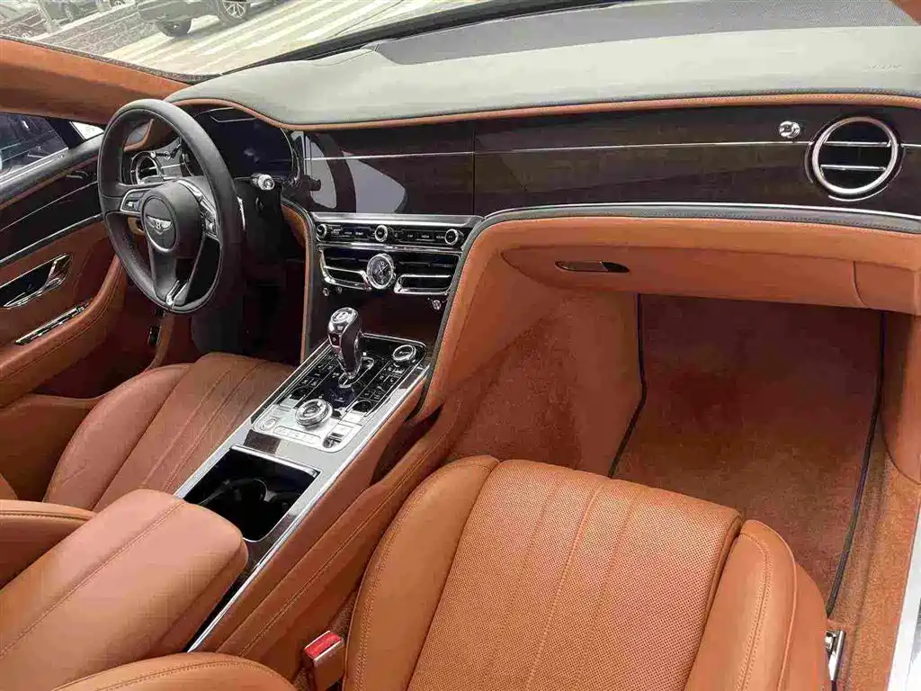 Bentley Flying Spur 2020 — фото 9