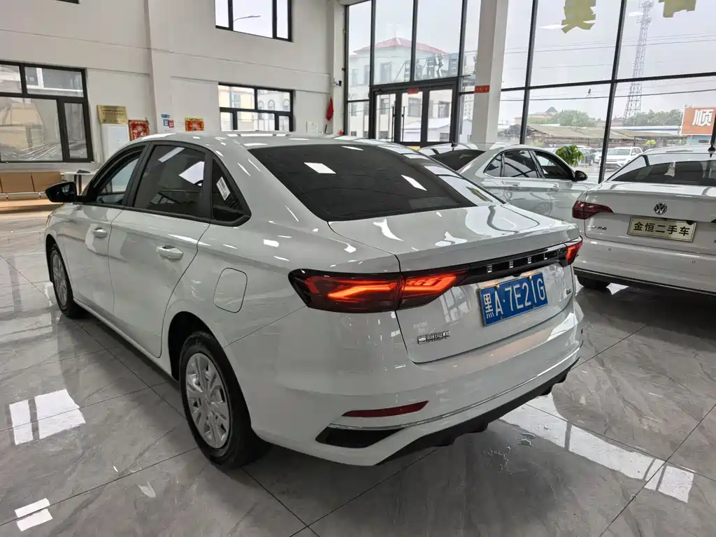 Geely Emgrand 2026