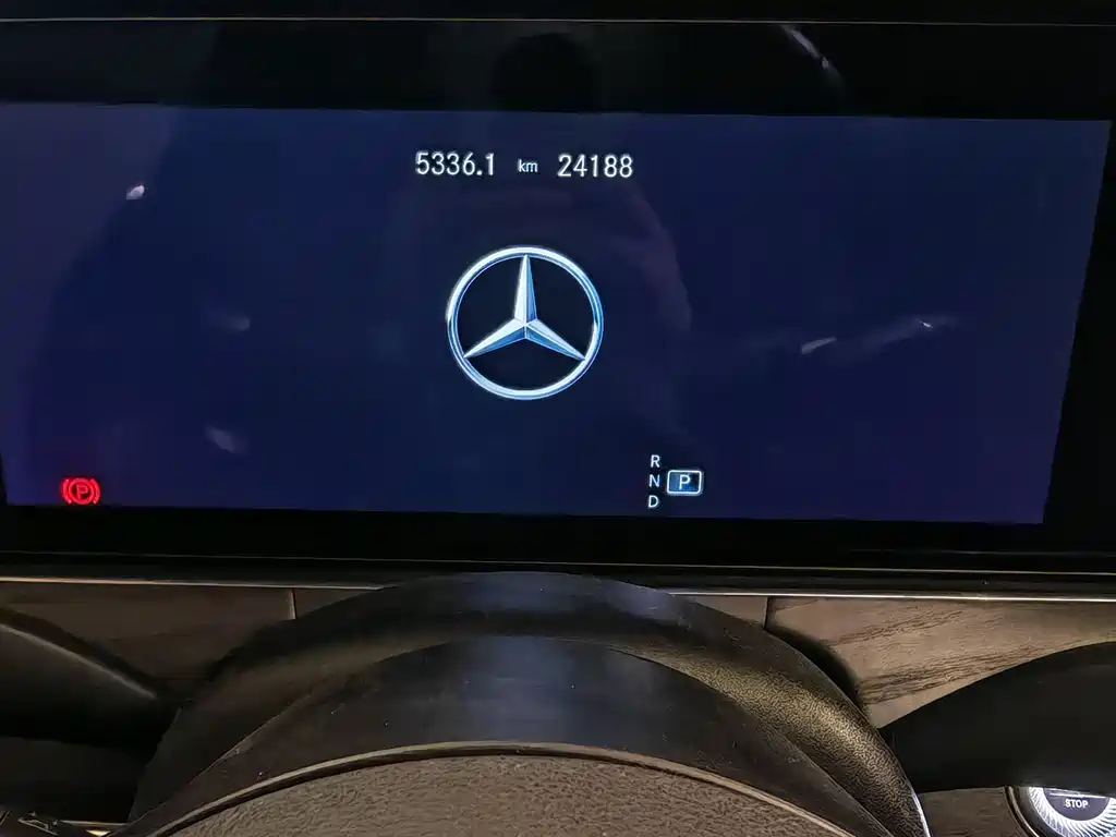 Mercedes-Benz E-Class 2023 — фото 12