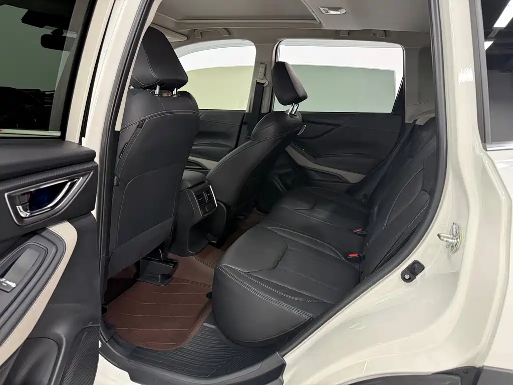Subaru Forester 2022 — фото 18