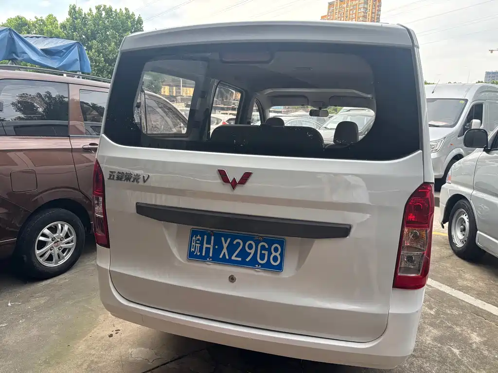 Wuling Rongguang V 2016