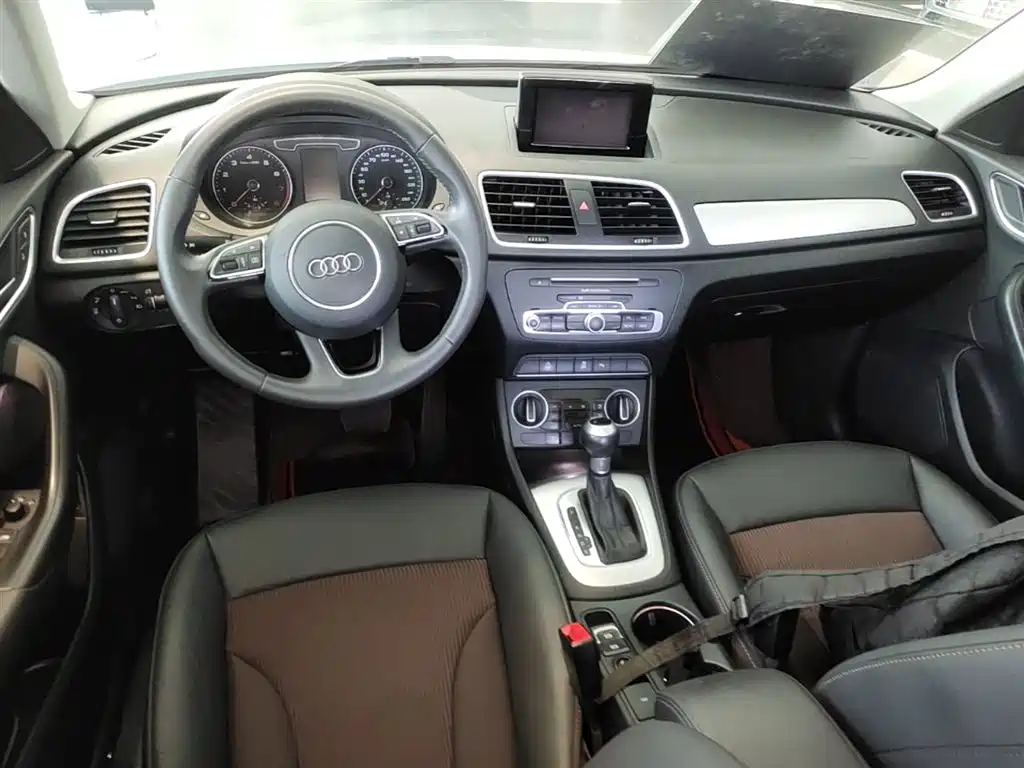 Audi Q3 2019 — фото 16