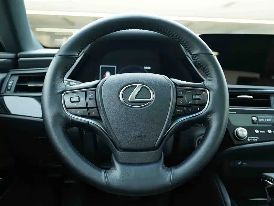 Lexus ES 2023 — фото 18