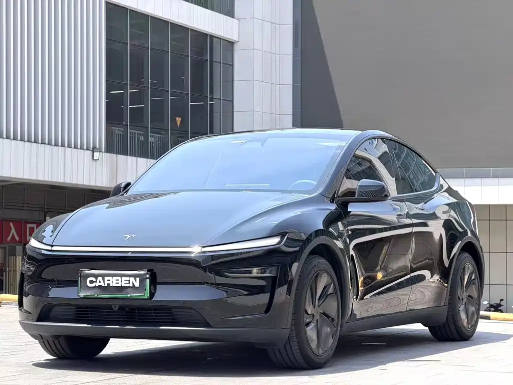 Tesla Model Y 2025