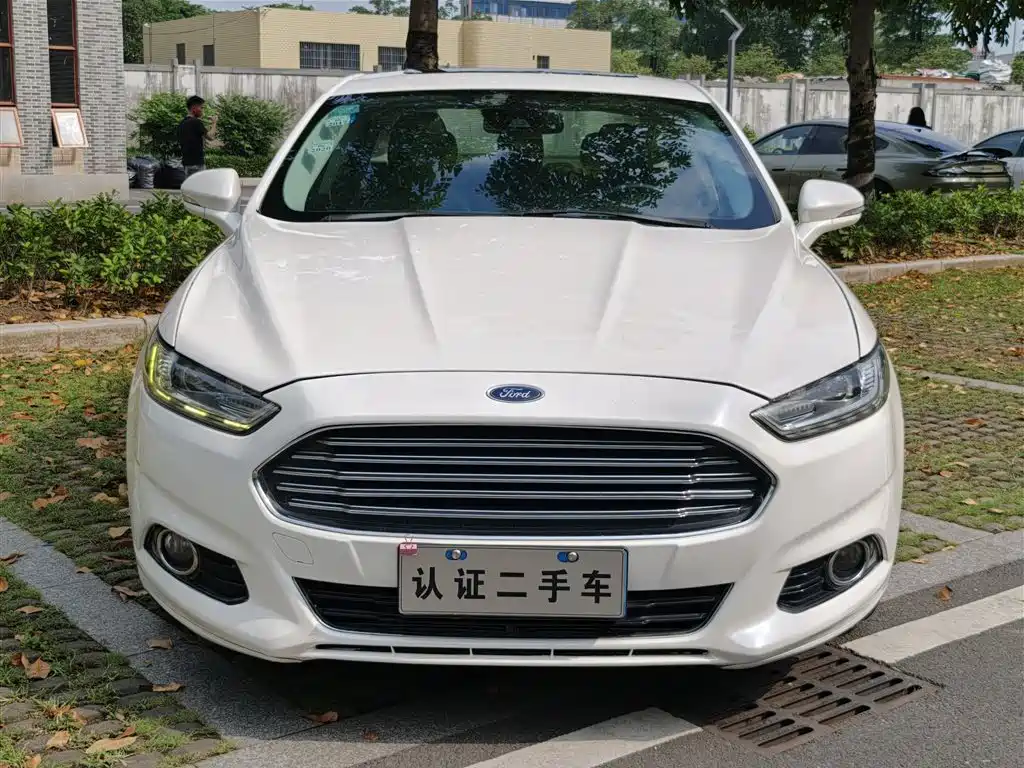 Ford Mondeo 2013 — фото 2