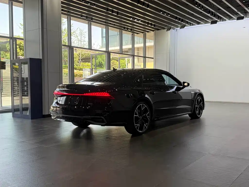 Audi A7L 2025 — фото 19