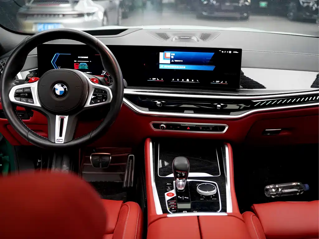 BMW X6 M 2023 — фото 11