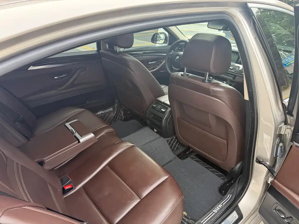 BMW 5 Series 2014 — фото 16