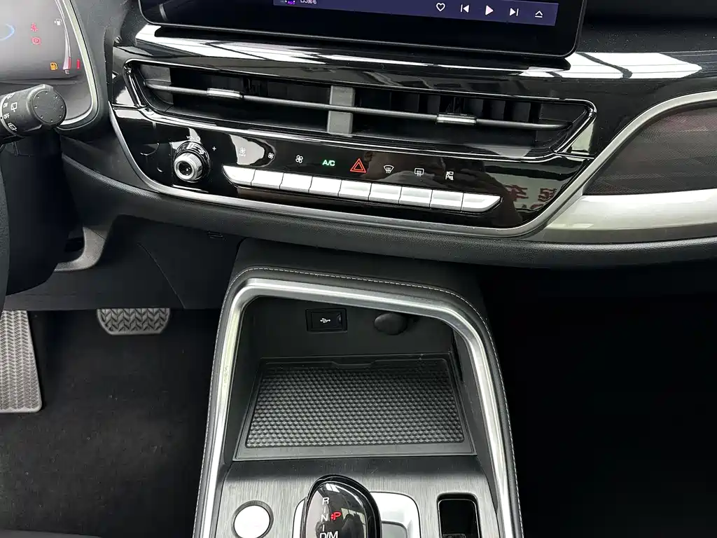 Haval H6 2023 — фото 16