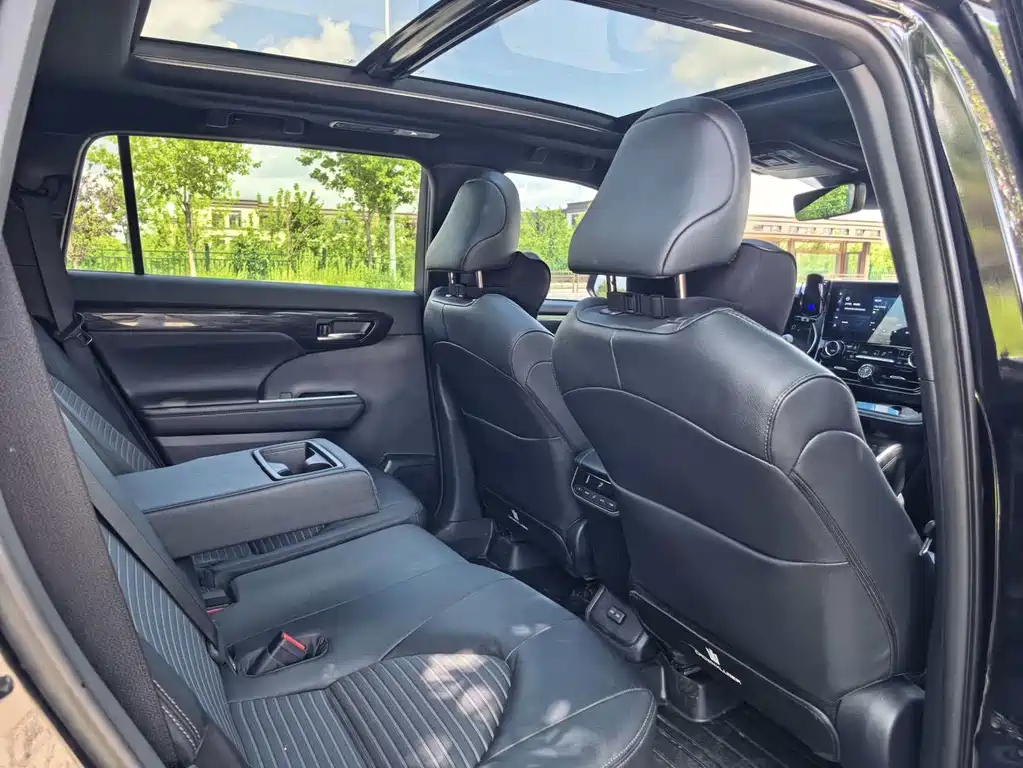 Toyota Crown Kluger 2022