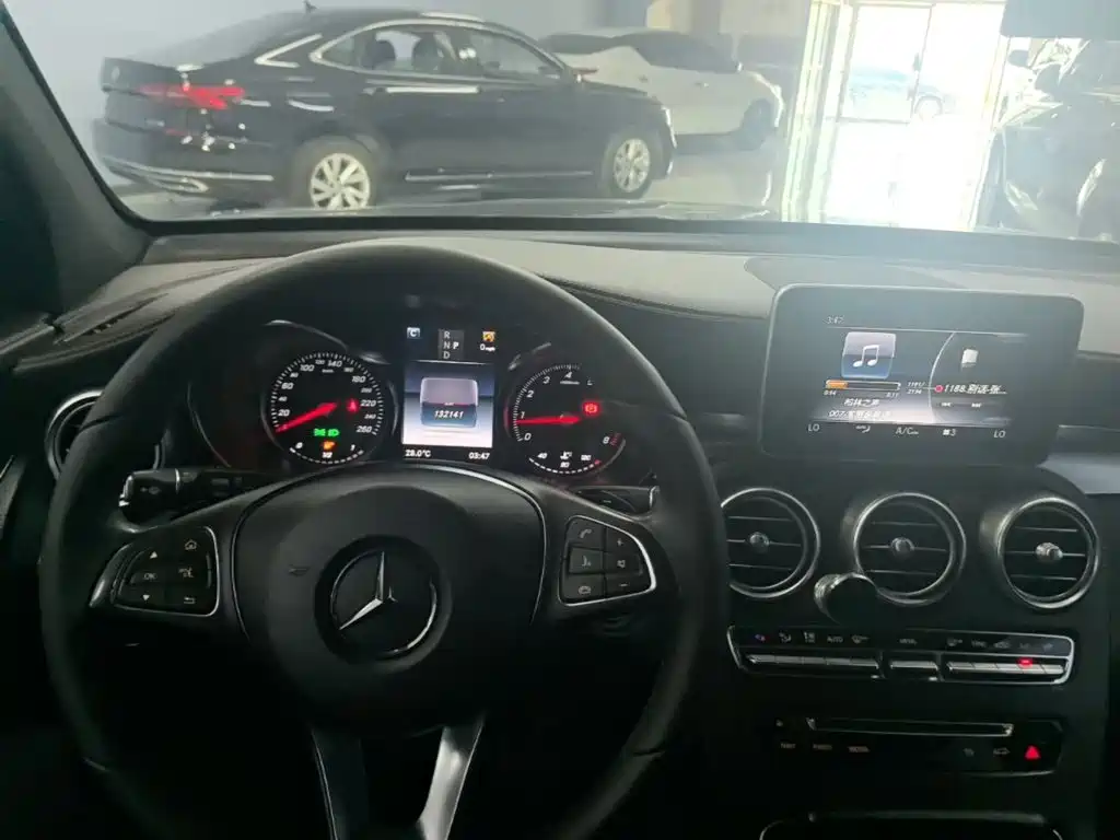 Mercedes-Benz GLC 2019 — фото 10