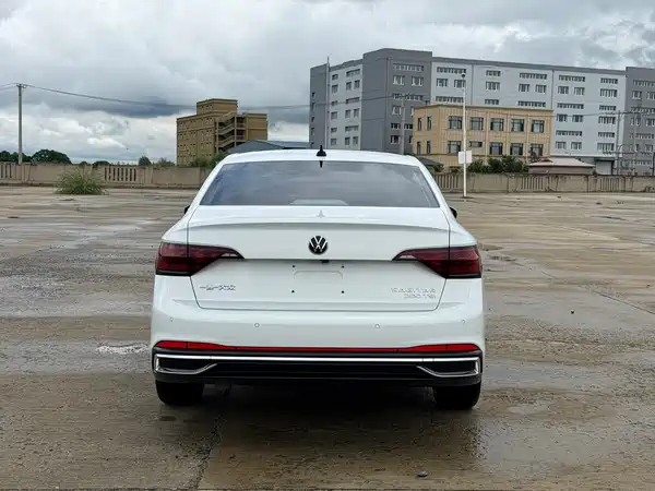 Volkswagen Sagitar 2022