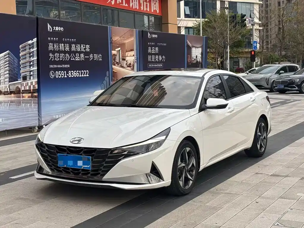 Hyundai Elantra 2022 — фото 2