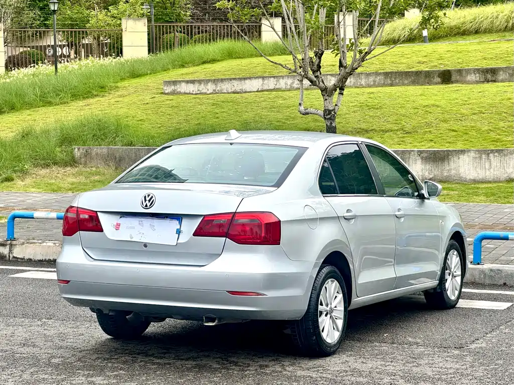 Volkswagen Jetta 2015 — фото 4