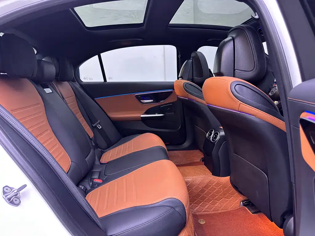 Mercedes-Benz C-Class 2023 — фото 12