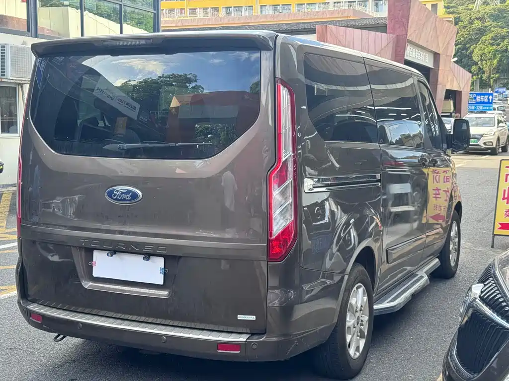 Ford Tourneo 2017 — фото 6