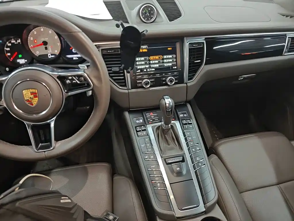 Porsche Macan 2015 — фото 13