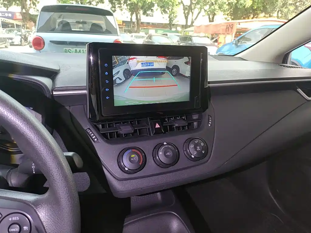 Toyota Corolla 2023 — фото 13
