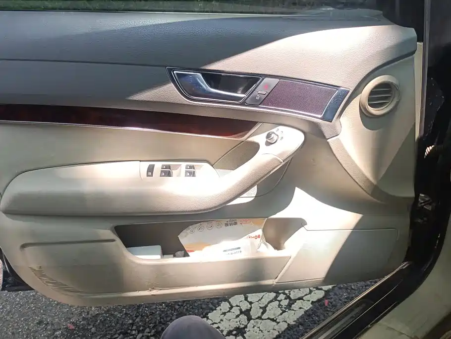 Audi A6L 2012