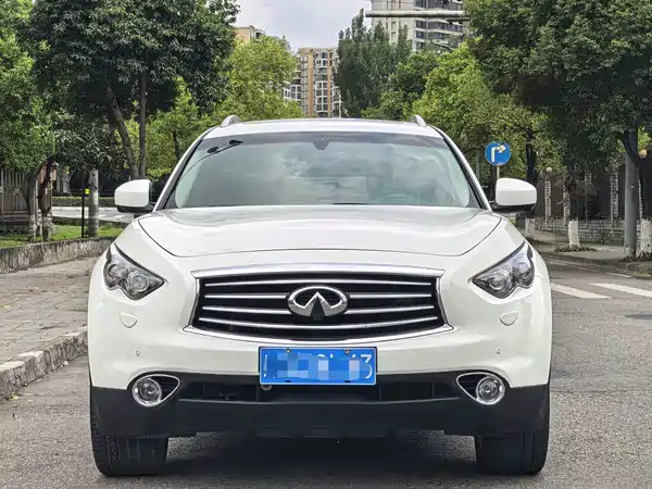 Infiniti QX70 2016