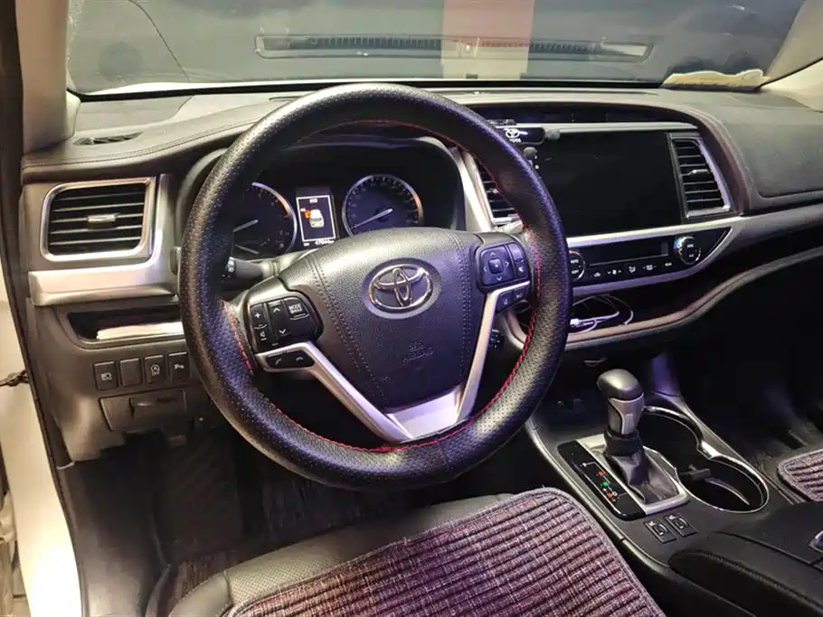 Toyota Highlander 2018 — фото 15