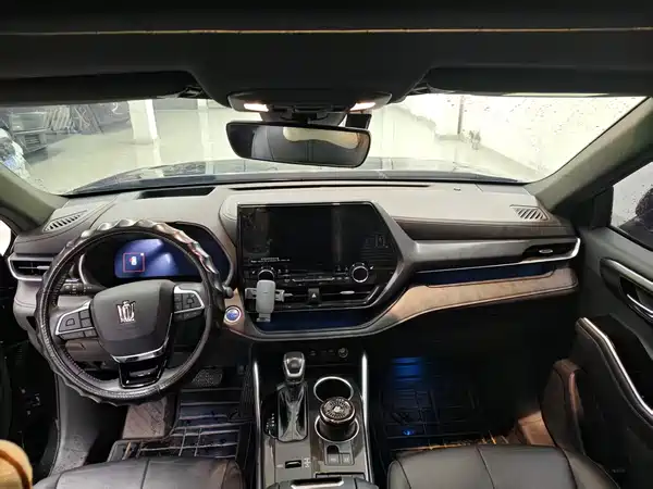 Toyota Crown Kluger 2023