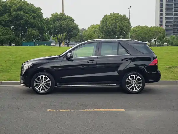 Mercedes-Benz GLE 2015