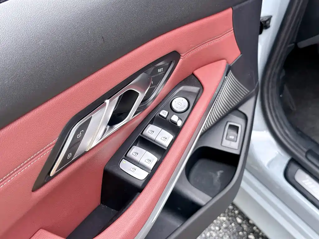 BMW 3 Series 2025 — фото 17