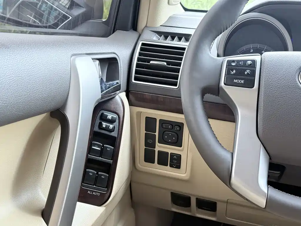 Toyota Prado 2016 — фото 14